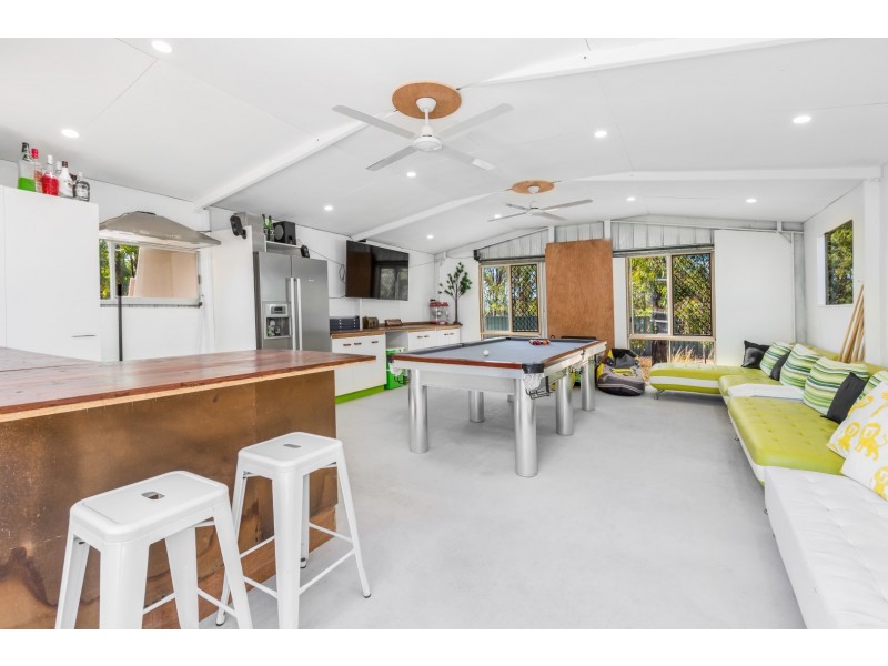 8 OAK STREET, Brightview QLD 4311
