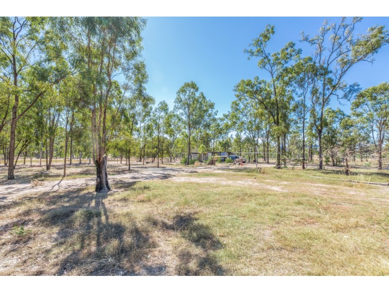 8 OAK STREET, Brightview QLD 4311