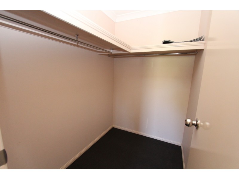 19 Lagoona Court, Churchill QLD 4305