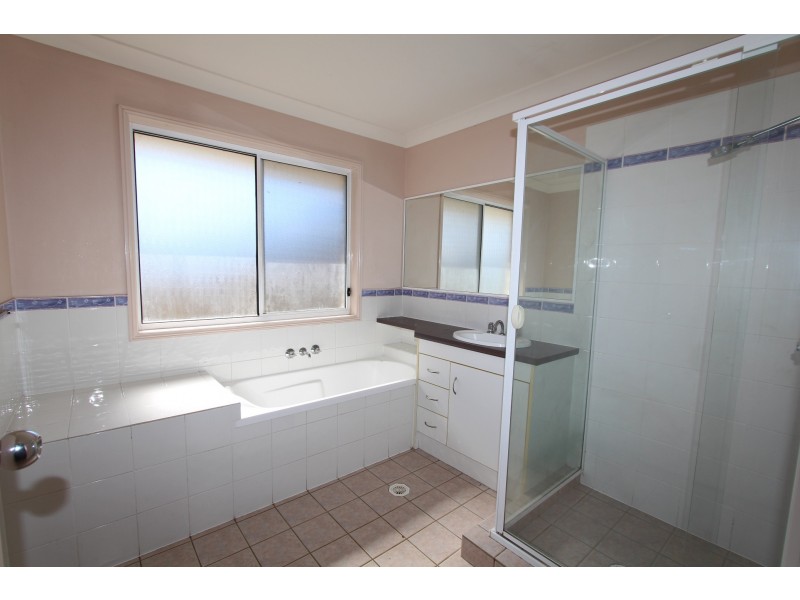 19 Lagoona Court, Churchill QLD 4305