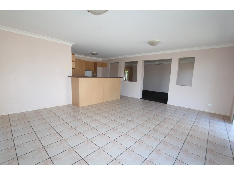 19 Lagoona Court, Churchill QLD 4305
