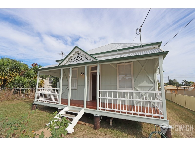 25 THOMPSON STREET, Silkstone QLD 4304