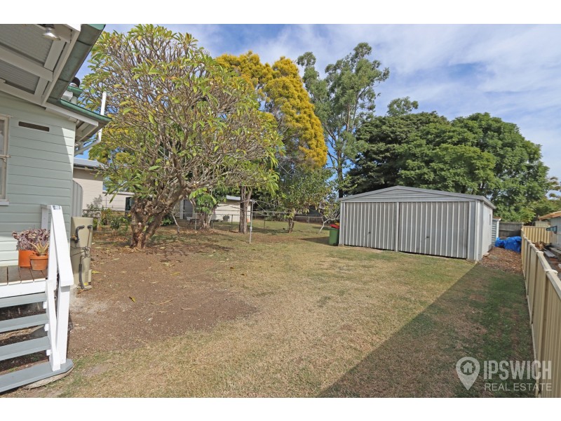 25 THOMPSON STREET, Silkstone QLD 4304