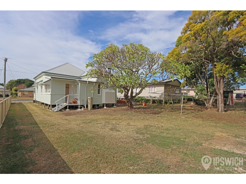 25 THOMPSON STREET, Silkstone QLD 4304