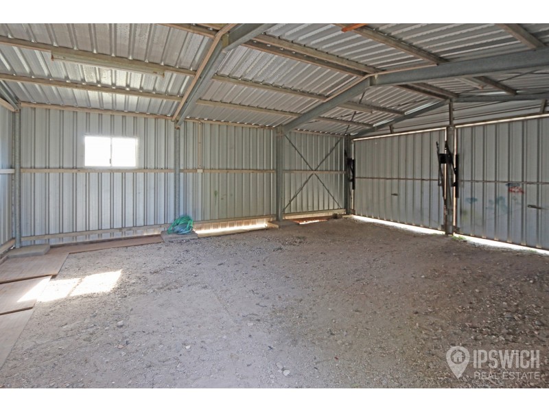 25 THOMPSON STREET, Silkstone QLD 4304