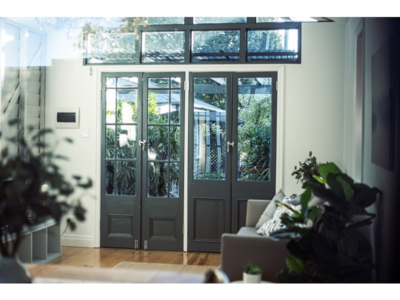 6 BRIGGS ROAD, Eastern Heights QLD 4305