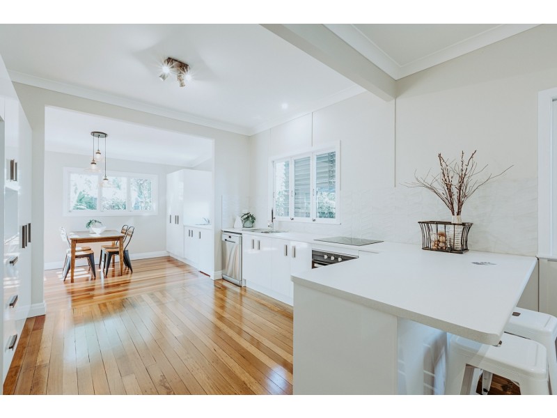 6 BRIGGS ROAD, Eastern Heights QLD 4305