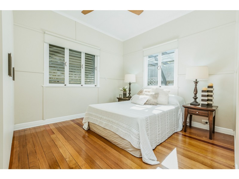 6 BRIGGS ROAD, Eastern Heights QLD 4305