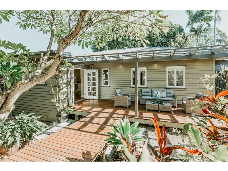 6 BRIGGS ROAD, Eastern Heights QLD 4305