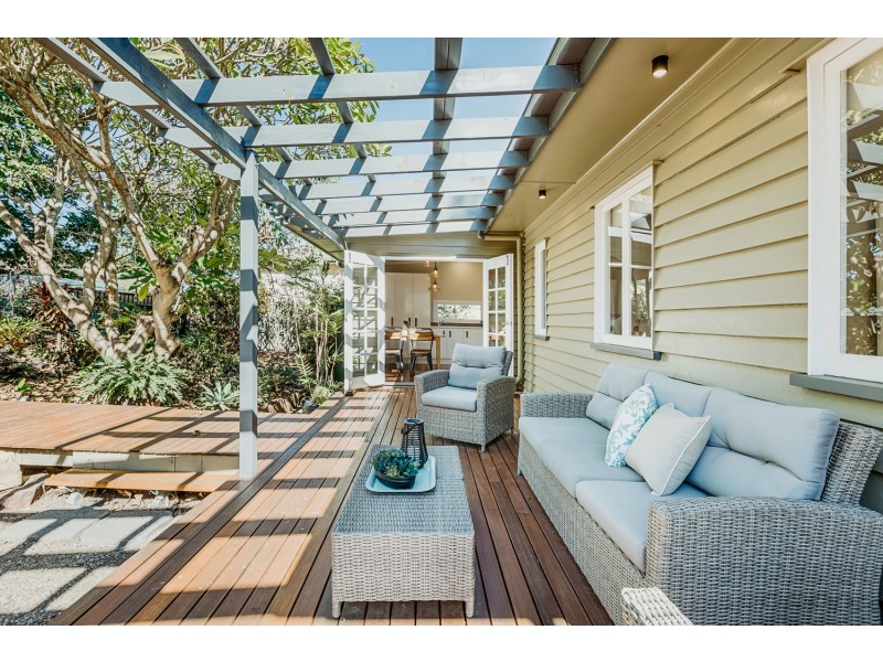 6 BRIGGS ROAD, Eastern Heights QLD 4305