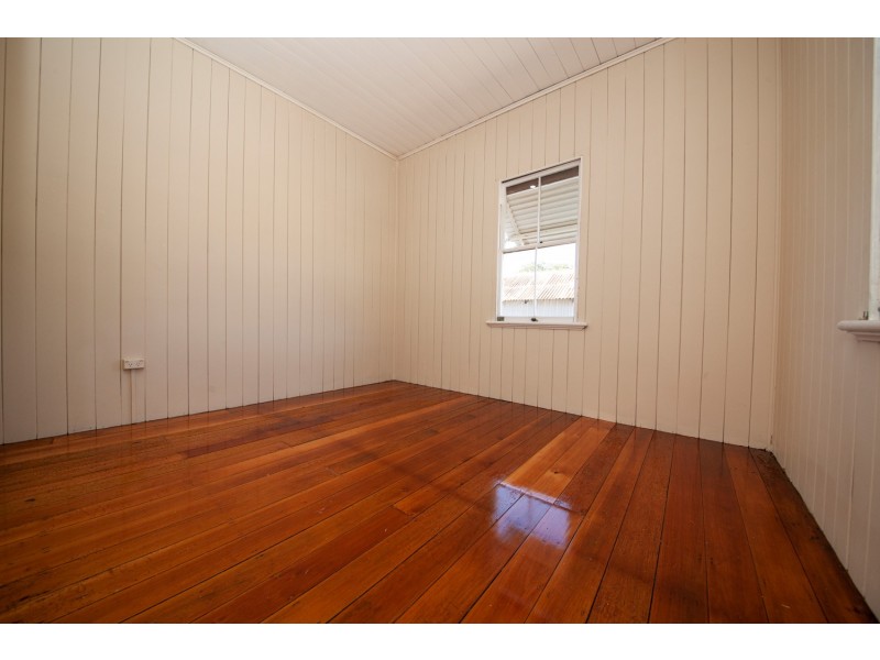 38 Blackstone Road, Newtown QLD 4305