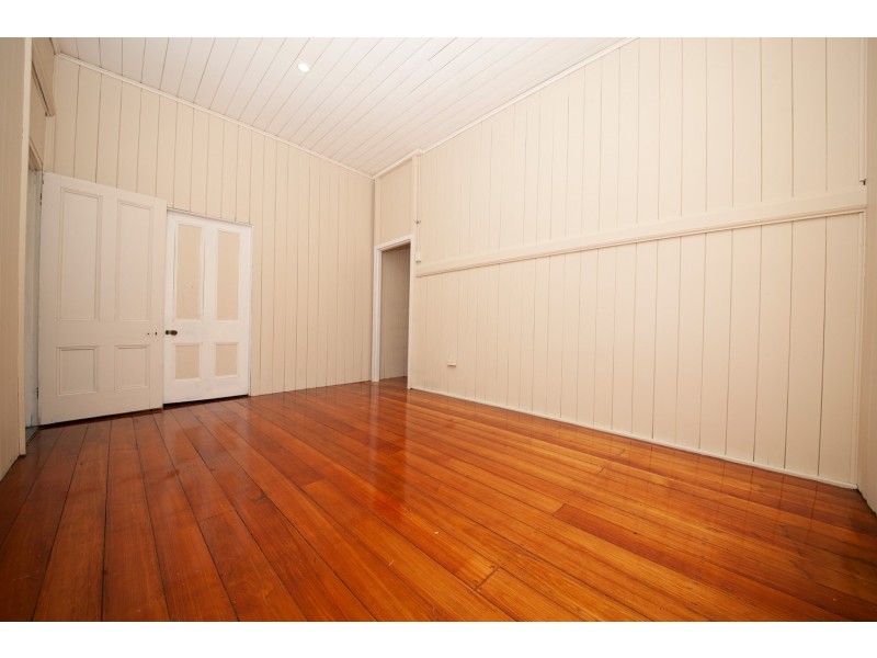 38 Blackstone Road, Newtown QLD 4305