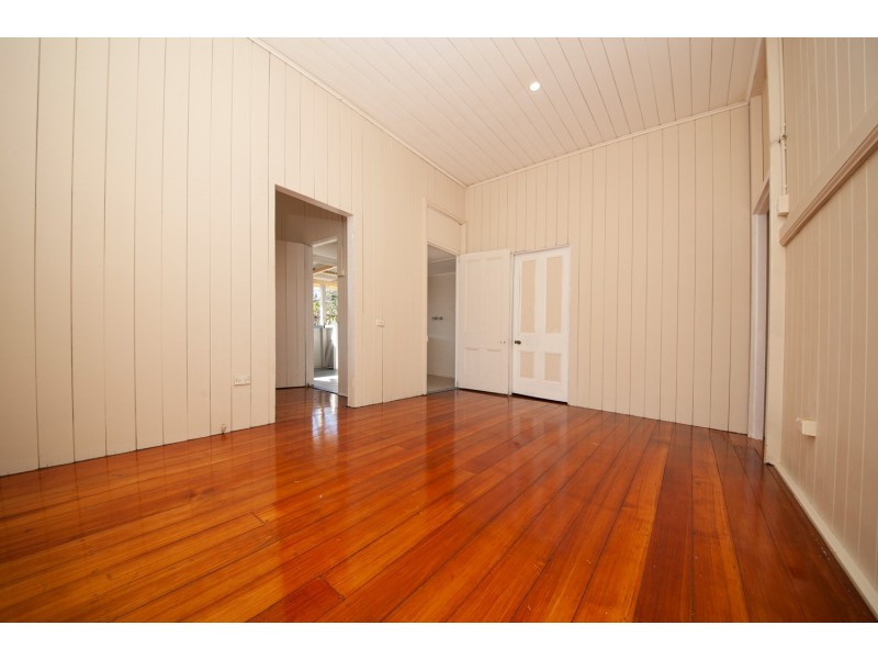 38 Blackstone Road, Newtown QLD 4305