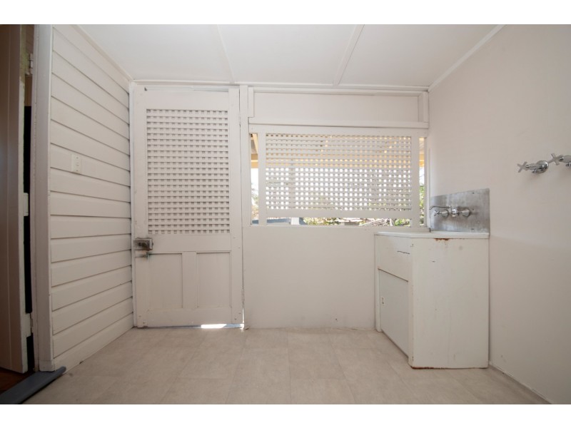 38 Blackstone Road, Newtown QLD 4305