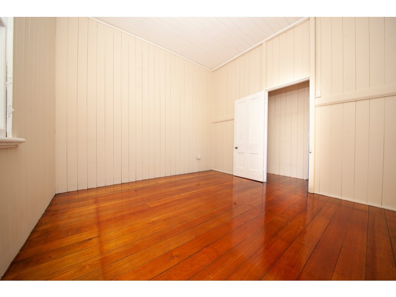 38 Blackstone Road, Newtown QLD 4305