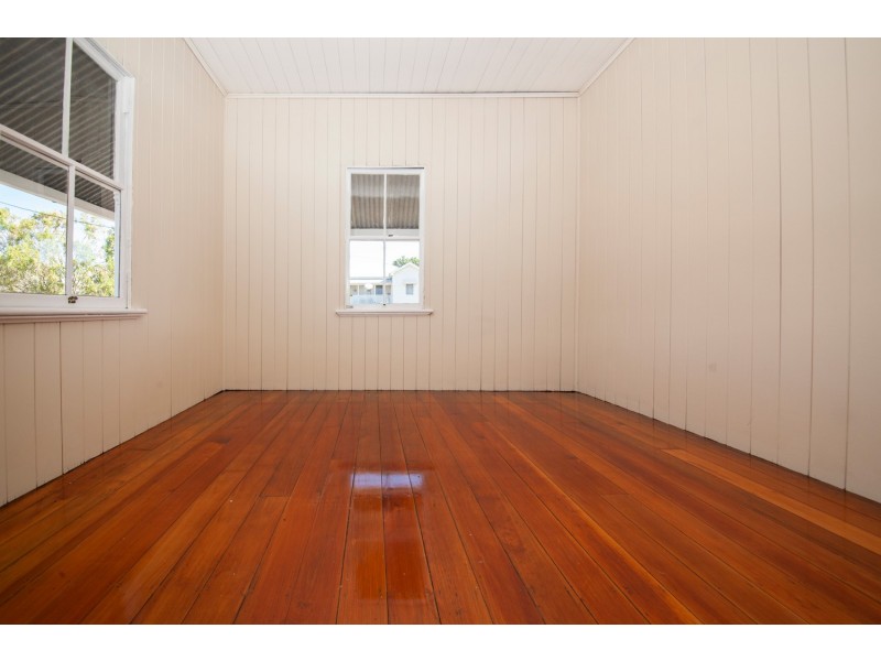 38 Blackstone Road, Newtown QLD 4305