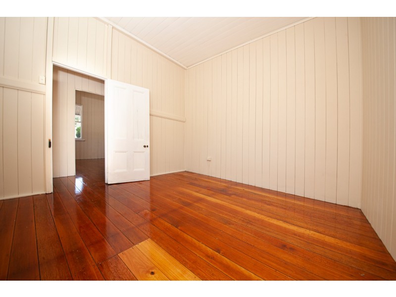 38 Blackstone Road, Newtown QLD 4305