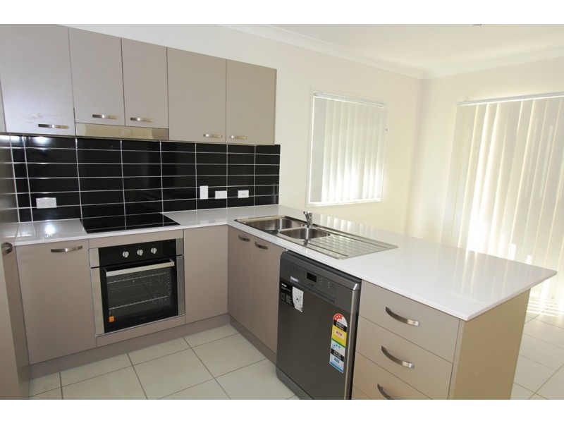 16/10 CREEK STREET, Bundamba QLD 4304