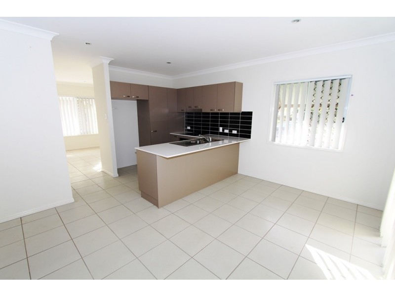 16/10 CREEK STREET, Bundamba QLD 4304