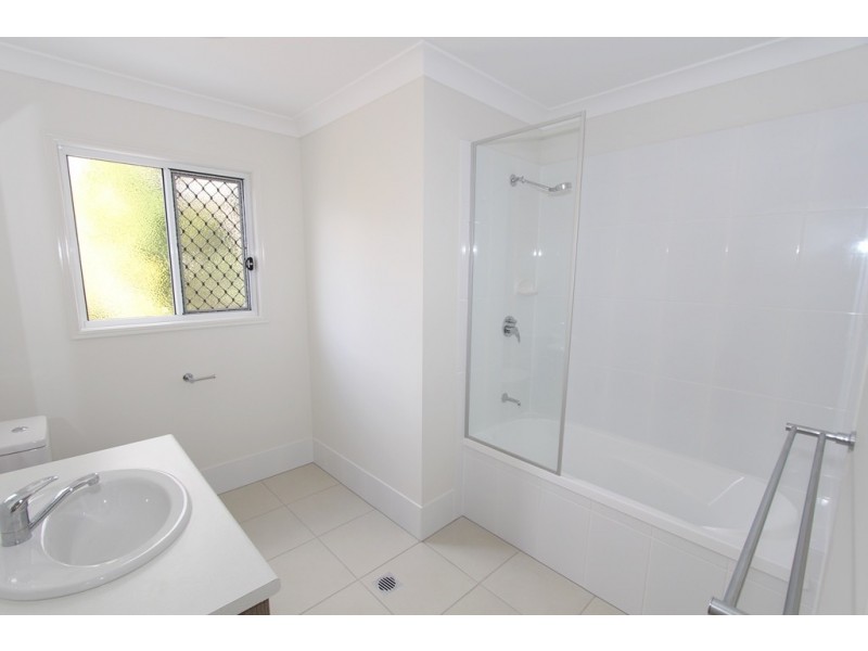 16/10 CREEK STREET, Bundamba QLD 4304