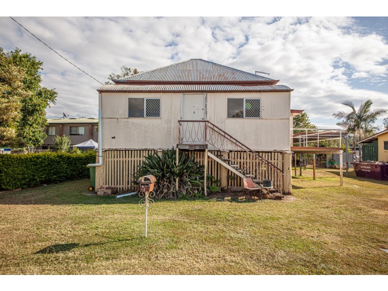 4 LINDSAY STREET, Bundamba QLD 4304