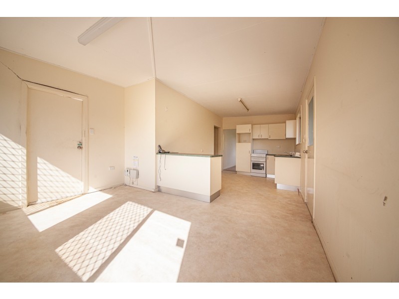 4 LINDSAY STREET, Bundamba QLD 4304