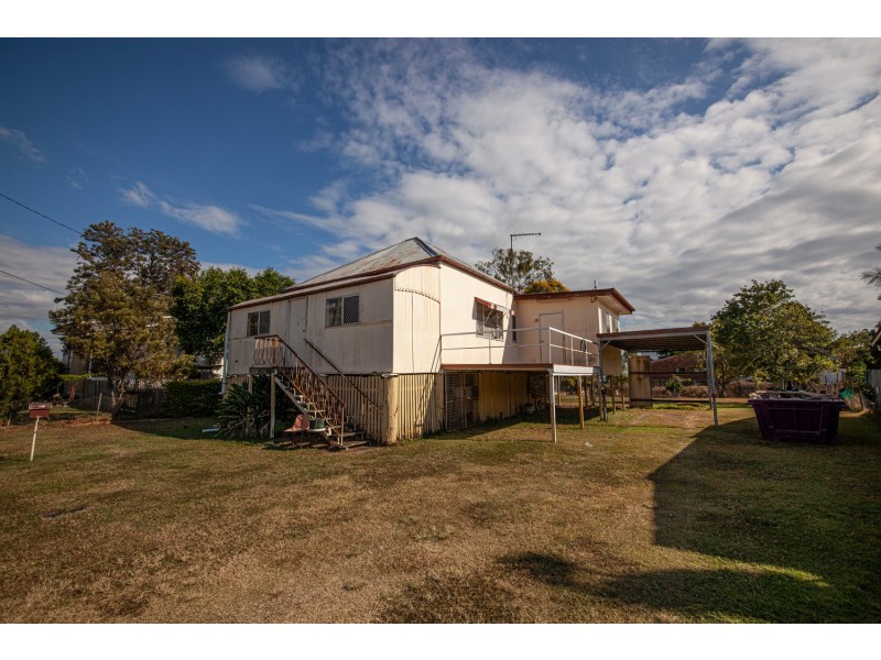 4 LINDSAY STREET, Bundamba QLD 4304