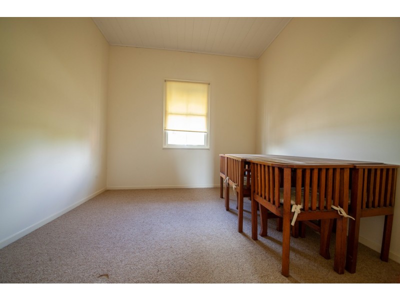 4 LINDSAY STREET, Bundamba QLD 4304