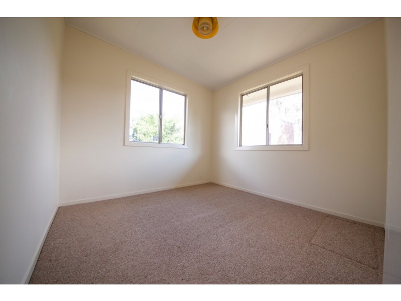 4 LINDSAY STREET, Bundamba QLD 4304