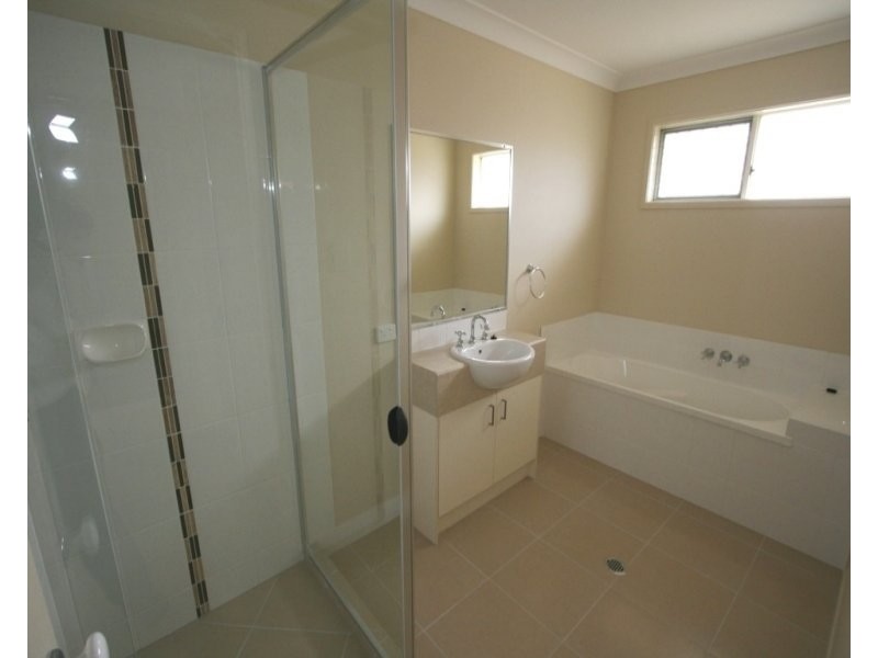 11 Chanel Court, Wulkuraka QLD 4305