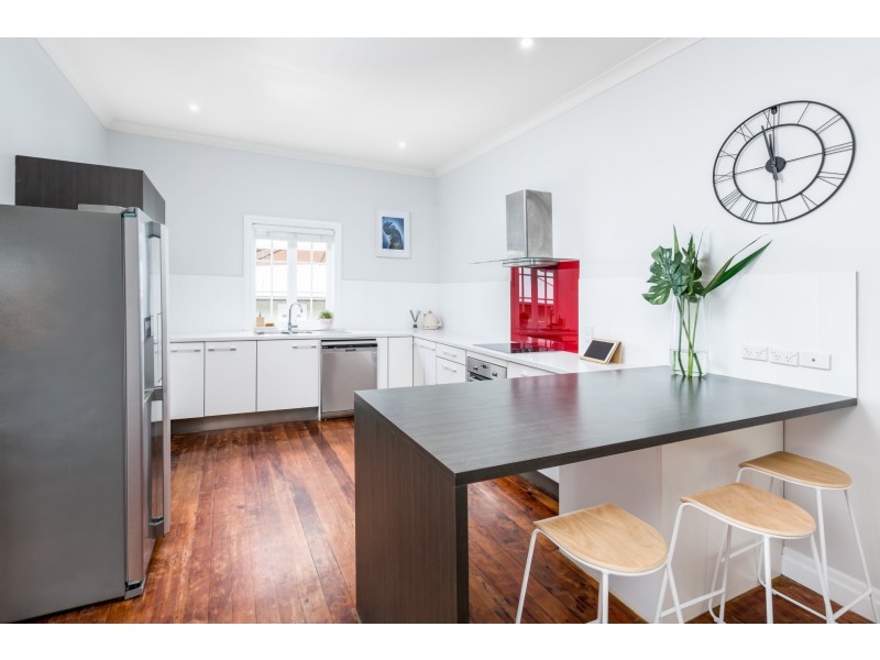 79 GLEBE ROAD, Silkstone QLD 4304