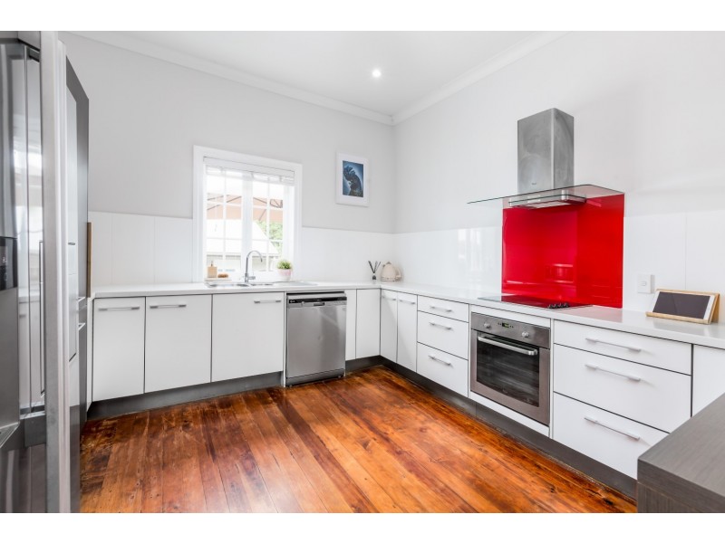 79 GLEBE ROAD, Silkstone QLD 4304