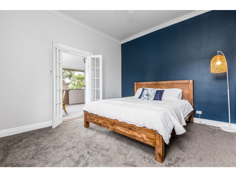 79 GLEBE ROAD, Silkstone QLD 4304