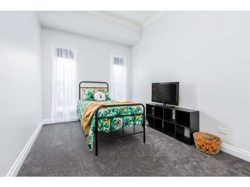 79 GLEBE ROAD, Silkstone QLD 4304