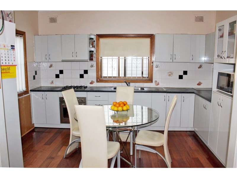 Canley Heights NSW 2166