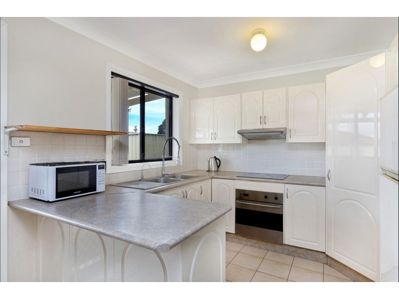 2/8 Stannum Close, Hinchinbrook NSW 2168
