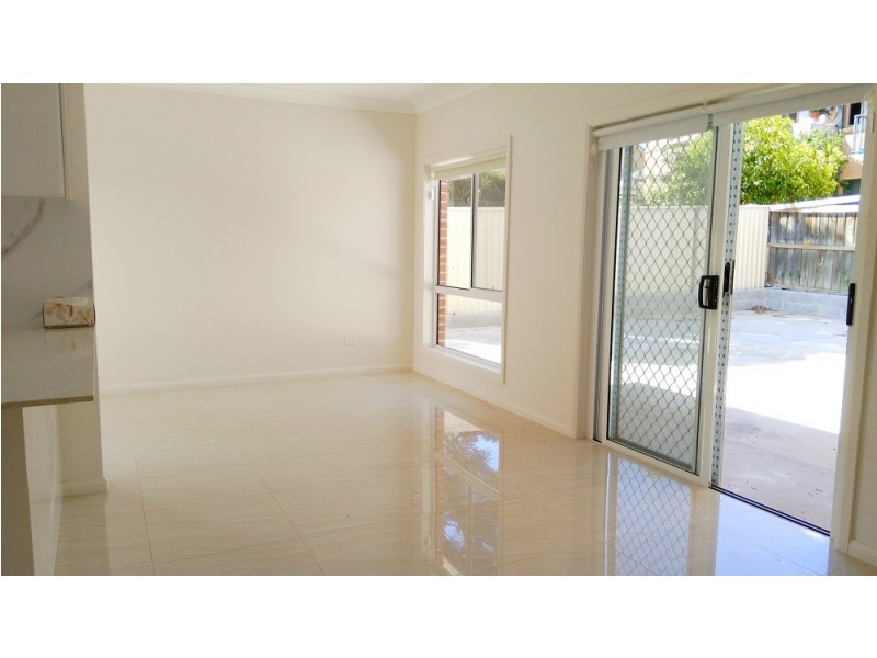 2/83A Eton Street, Smithfield NSW 2164