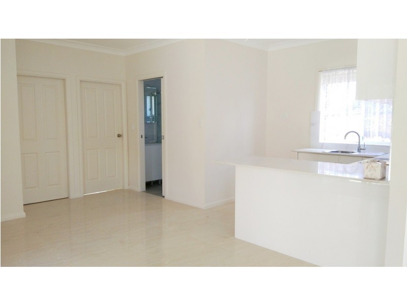 2/83A Eton Street, Smithfield NSW 2164