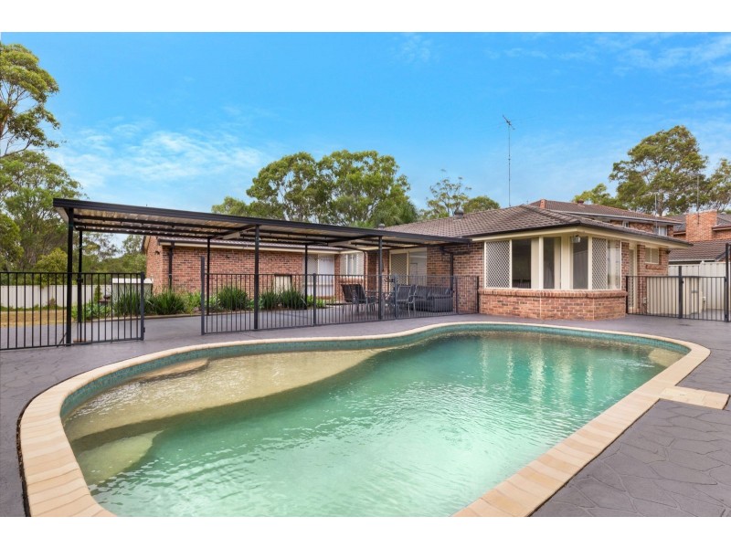 8 White Way, Casula NSW 2170