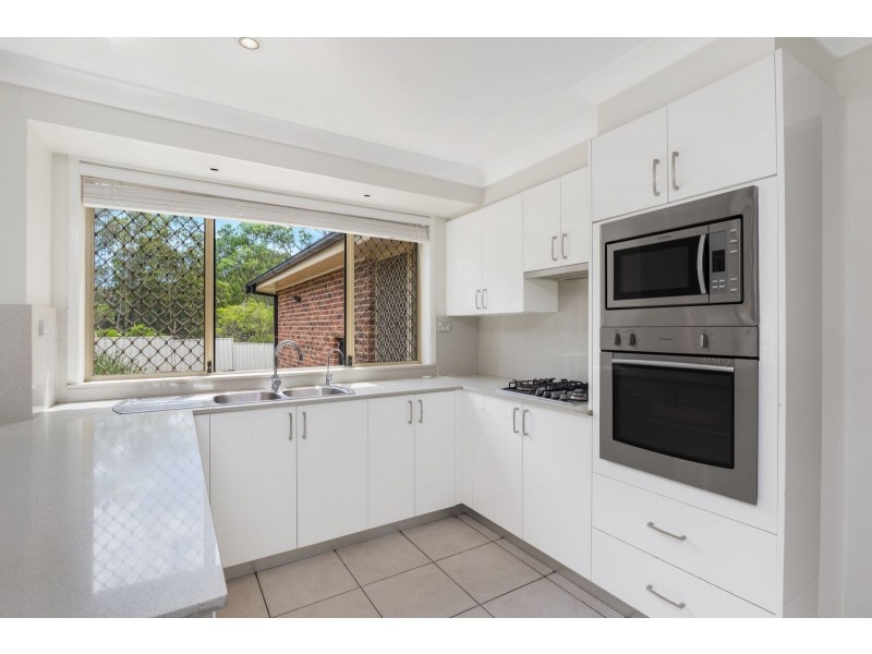 8 White Way, Casula NSW 2170