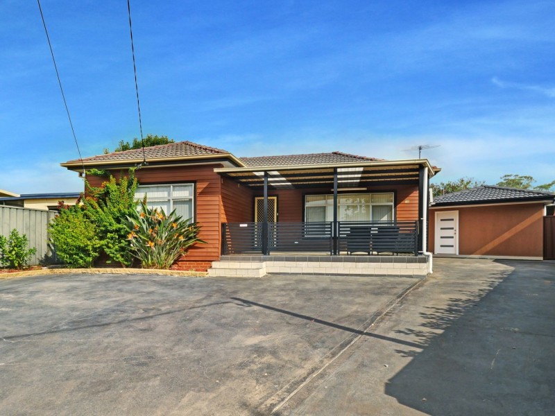 70 Fitzpatrick Crescent, Casula NSW 2170