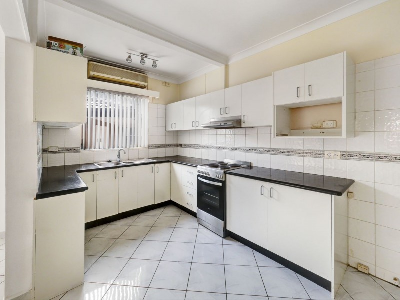 70 Fitzpatrick Crescent, Casula NSW 2170