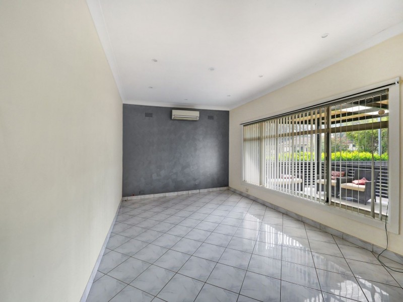 70 Fitzpatrick Crescent, Casula NSW 2170