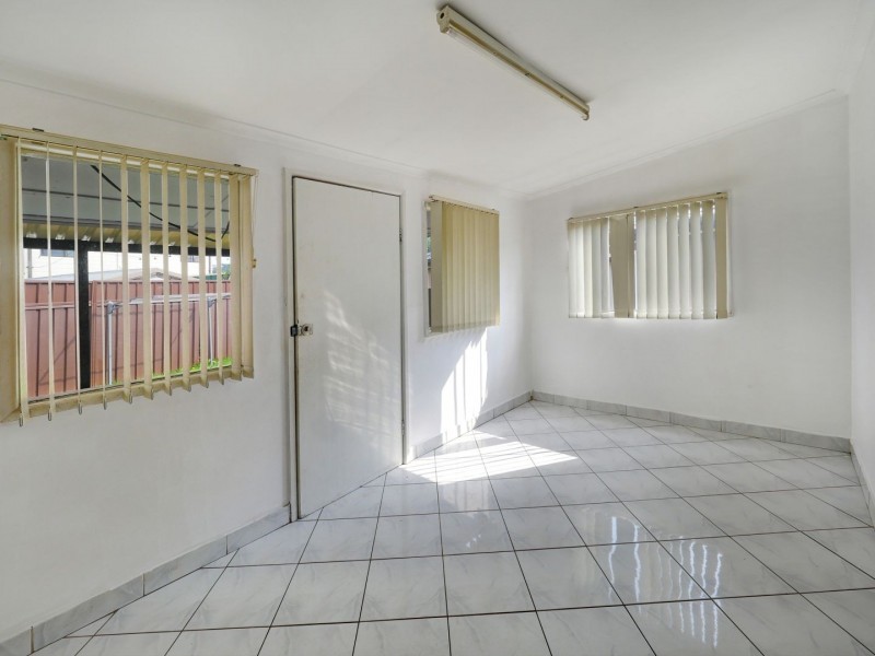 70 Fitzpatrick Crescent, Casula NSW 2170