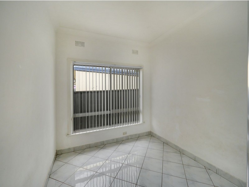 70 Fitzpatrick Crescent, Casula NSW 2170