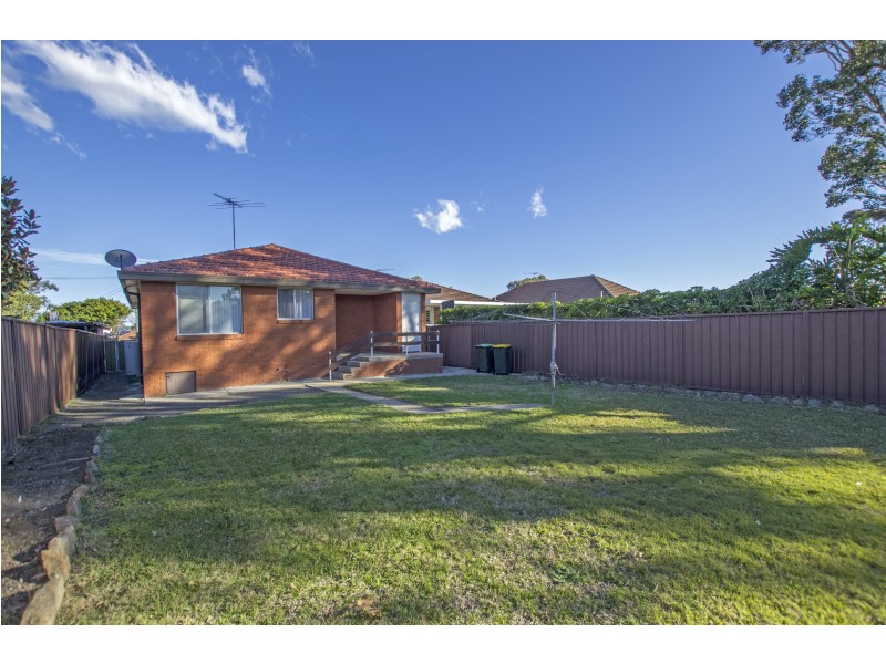 2A Beaconsfield St, Revesby NSW 2212