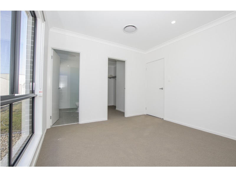 45 Barrett St, Gregory Hills NSW 2557