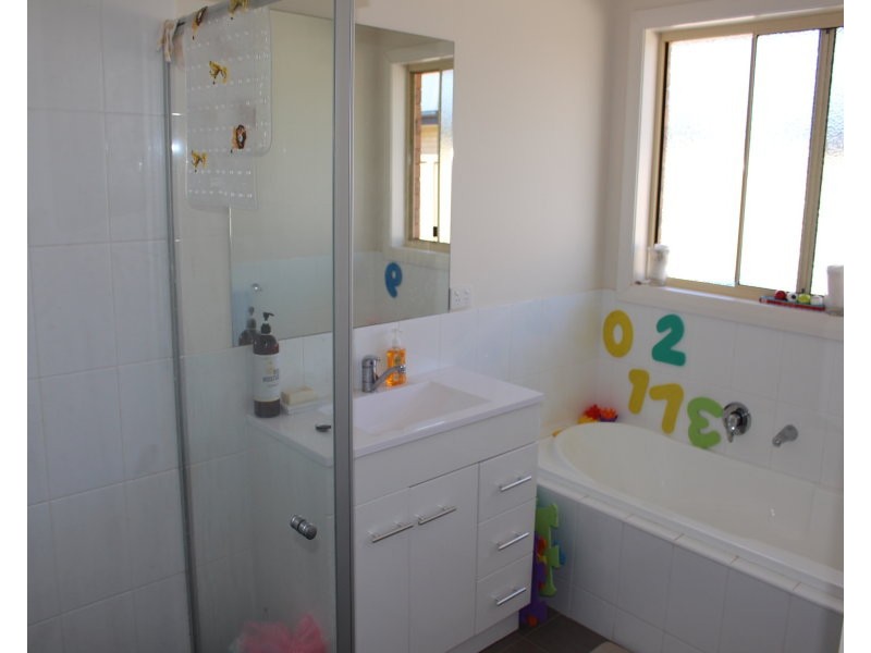 30 Golf Club Drive, Leeton NSW 2705