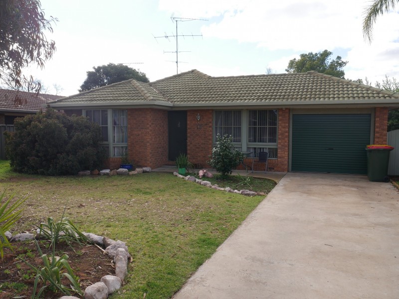 13 Roma Avenue, Leeton NSW 2705
