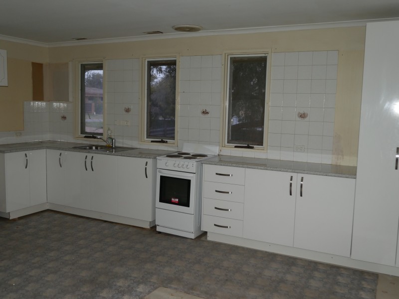 15 Gossamer Street, Leeton NSW 2705